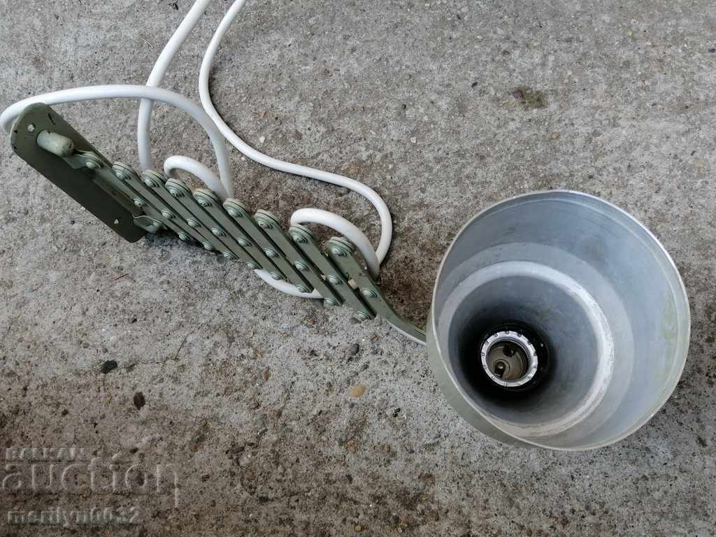 Lampă industrială electrică mobilă cu preț 139.00 BGN | € 71.07 Lampă industrială electrică mobilă cu preț 139.00 BGN | € 71.07