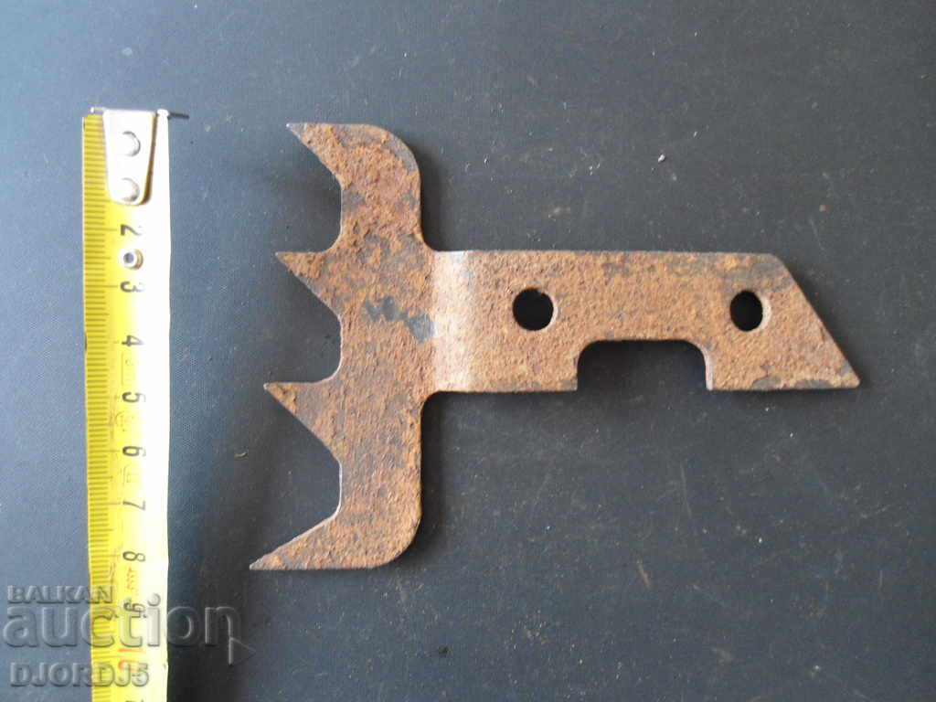 Delivery of Chainsaws Delivery of Chainsaws