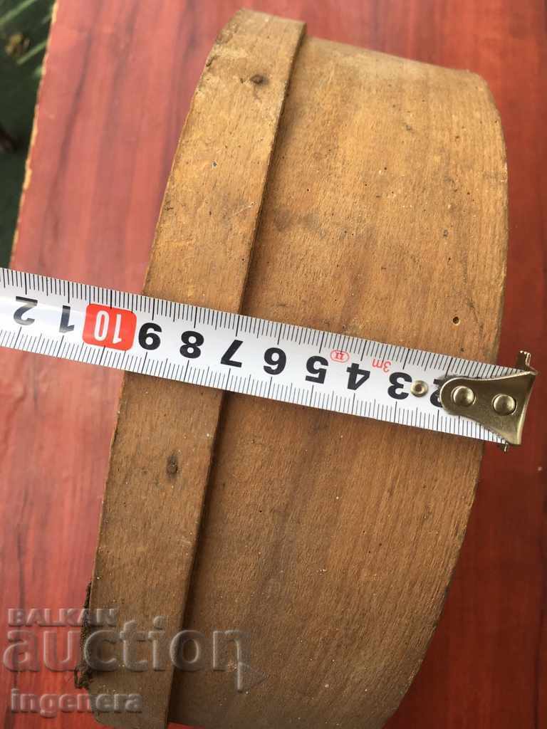 Auction  SITTING OLD WOOD