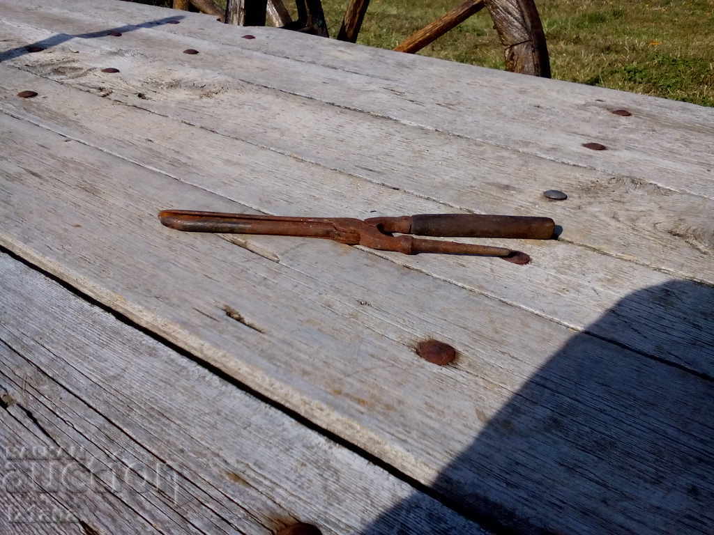 Antique curling iron Antique curling iron