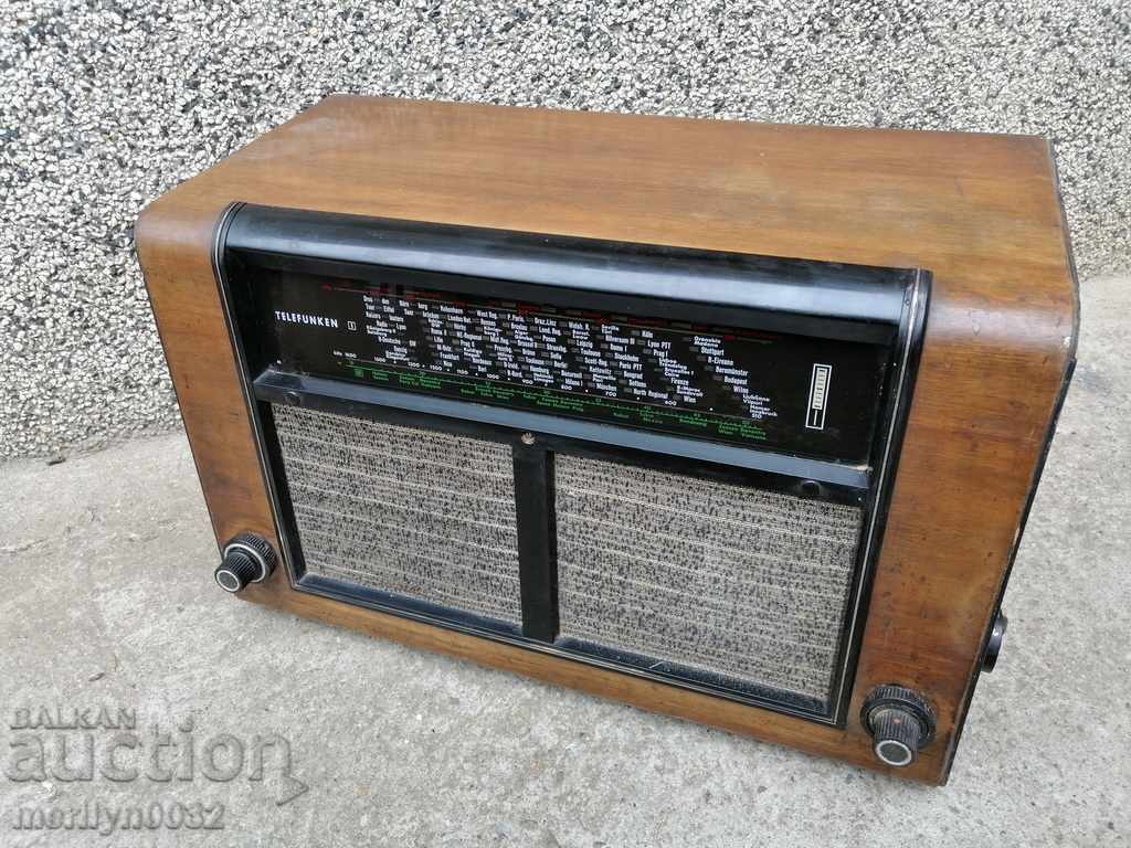 Delivery of Old radio German Telefunken radio set, lamp Delivery of Old radio German Telefunken radio set, lamp