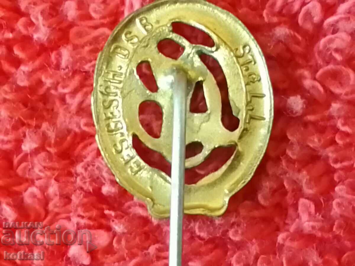 Auction Old pin badge bronze Auction Old pin badge bronze