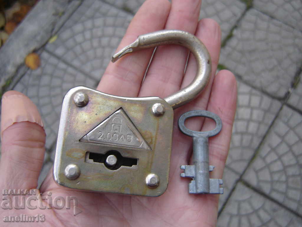 Delivery of OLD PADLOCK
