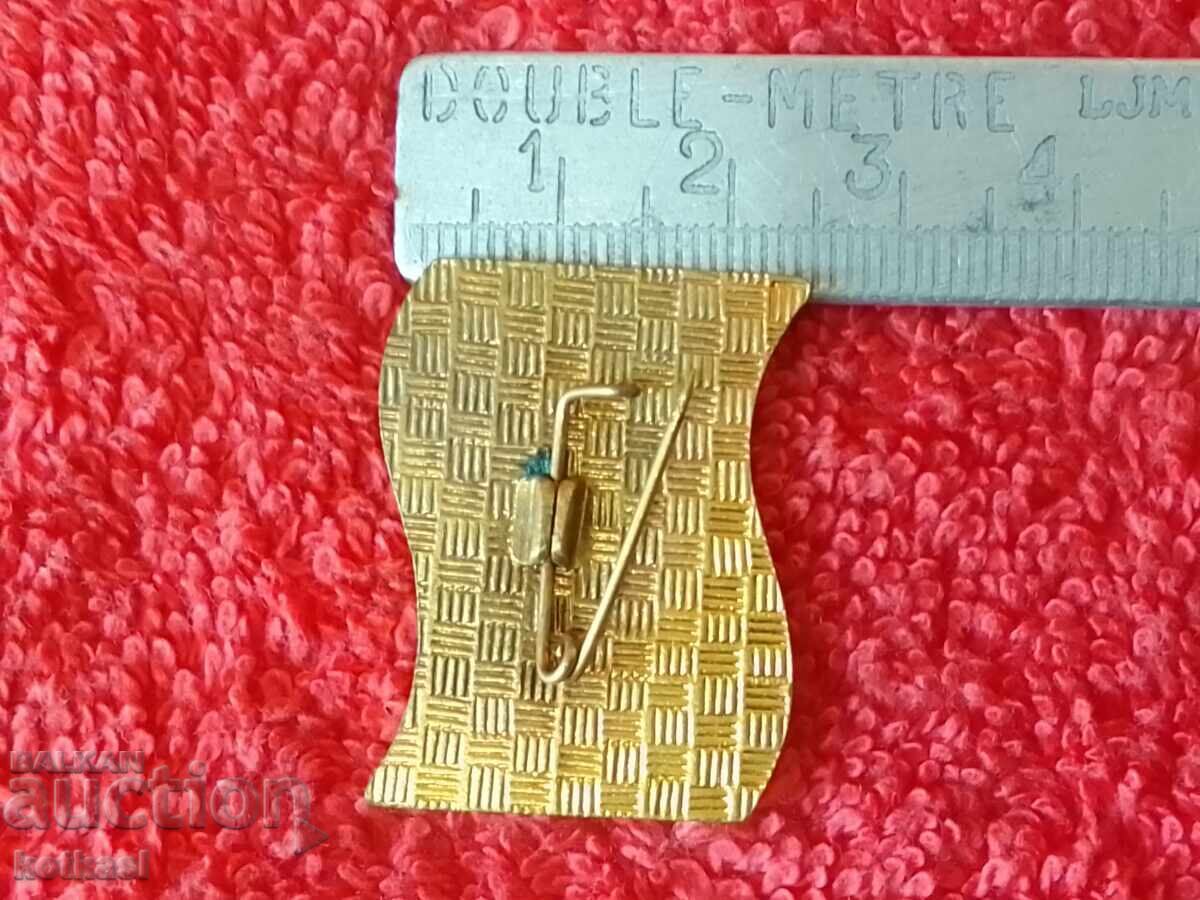 Old social badge Bronze enamel sign XI CONGRESS OF THE BKP with price € 2.56 | 5.01 BGN Old social badge Bronze enamel sign XI CONGRESS OF THE BKP with price € 2.56 | 5.01 BGN