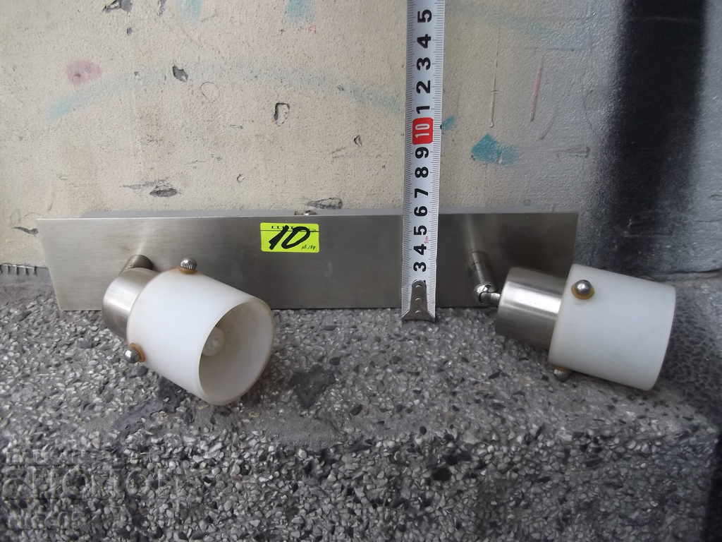 Auction Light body with two lights Auction Light body with two lights