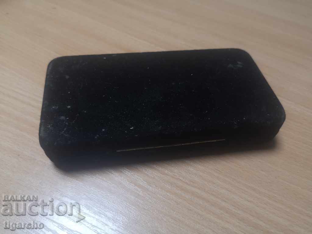 Box of pens with price 15.00 BGN | € 7.67