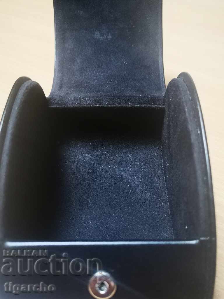 Cutie de ceas BALMAIN cu preț 40.00 BGN | € 20.45 Cutie de ceas BALMAIN cu preț 40.00 BGN | € 20.45