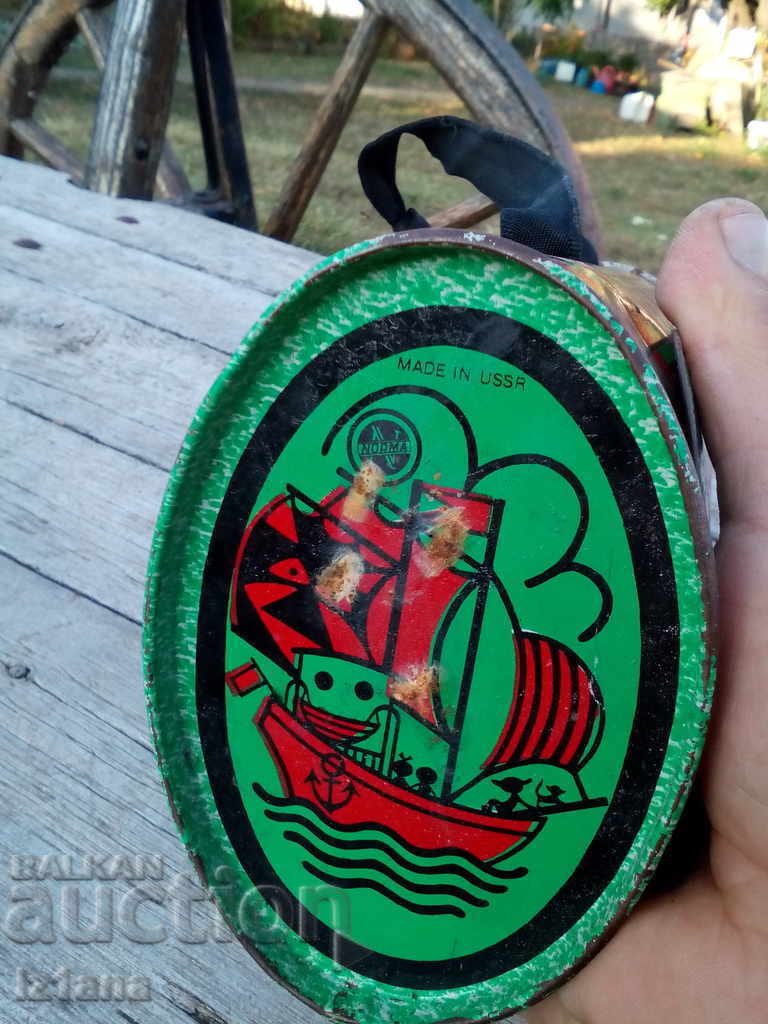 Παράδοση Παλιό μεταλλικό κουτί Παράδοση Παλιό μεταλλικό κουτί