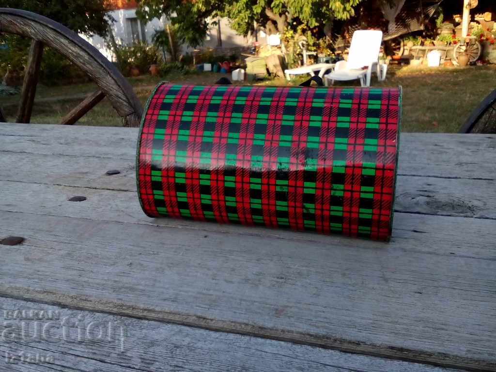 Παλιό μεταλλικό κουτί - 5 Παλιό μεταλλικό κουτί - 5