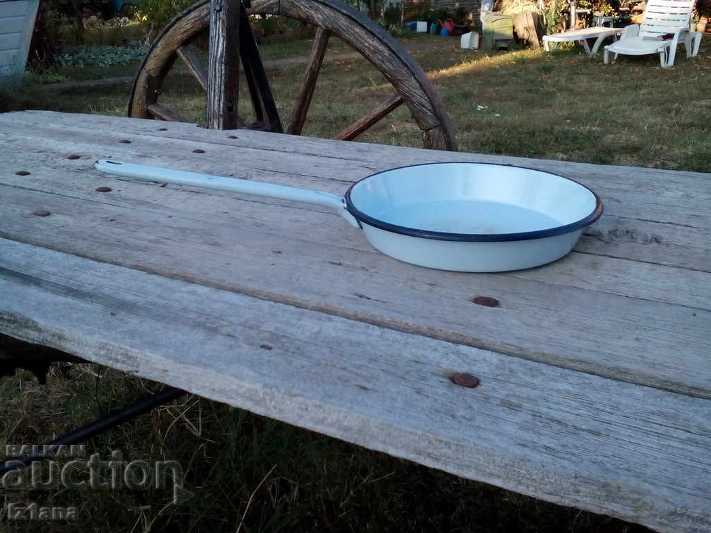 Old enamel pan with price 25.00 BGN | € 12.78 Old enamel pan with price 25.00 BGN | € 12.78