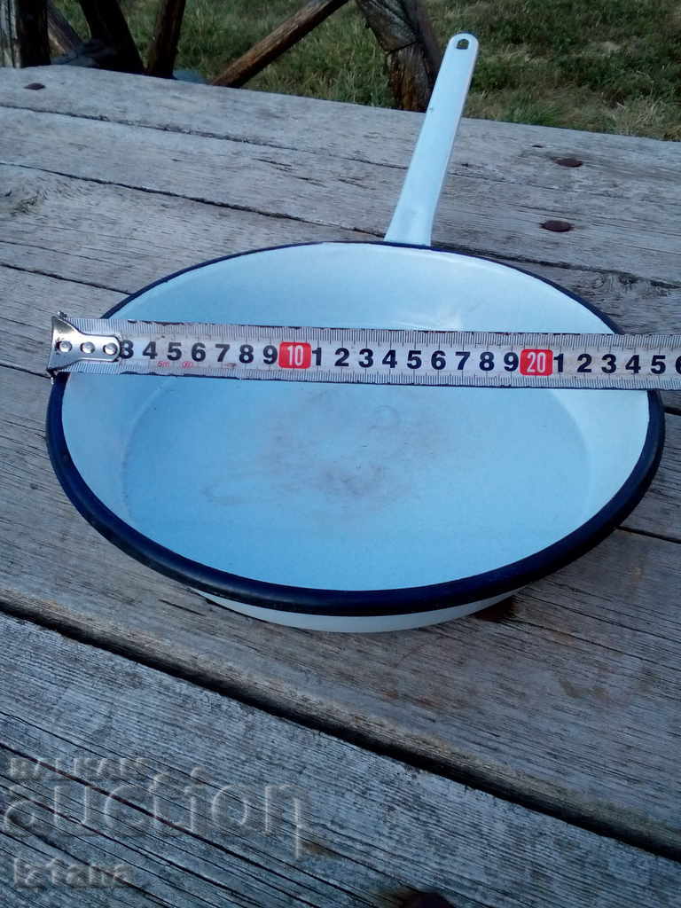 Old enamel pan - 6 Old enamel pan - 6