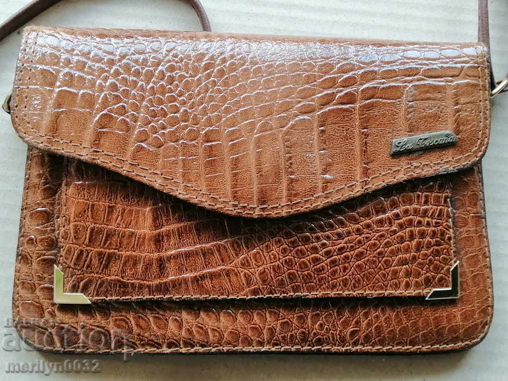 Crocodile leather bag made in Italy with price 149.00 BGN | € 76.18 Crocodile leather bag made in Italy with price 149.00 BGN | € 76.18