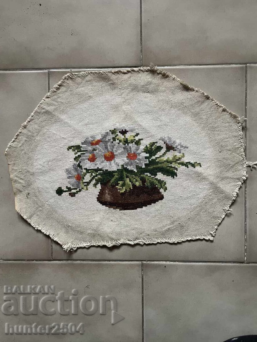 Tapestry "Little Bear with Flowers" Villerov with dimensions . 250x160mm Tapestry "Little Bear with Flowers" Villerov with dimensions . 250x160mm