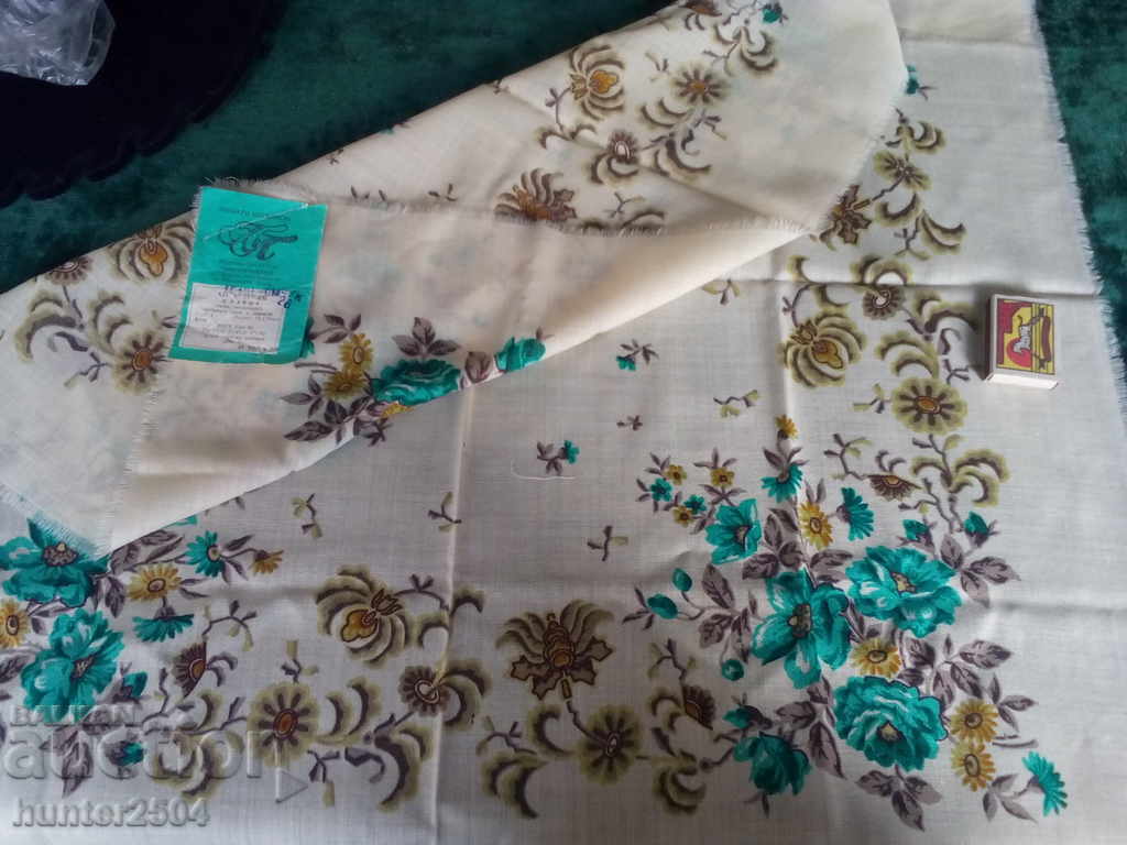 Shawl, headscarf, scarf, wool, CASHMIR, SSSR, new, 73x73 cm. Shawl, headscarf, scarf, wool, CASHMIR, SSSR, new, 73x73 cm.