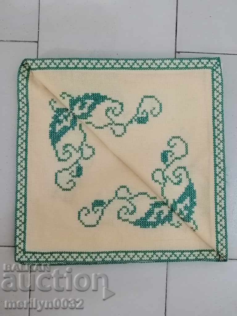 Delivery of Old embroidered cardboard, tablecloth, millet, Bulgarian embroidery Delivery of Old embroidered cardboard, tablecloth, millet, Bulgarian embroidery