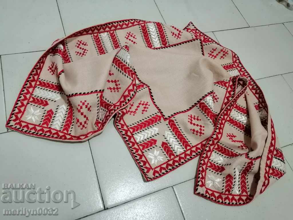 Auction Old embroidered cardboard, tablecloth, millet, Bulgarian embroidery Auction Old embroidered cardboard, tablecloth, millet, Bulgarian embroidery