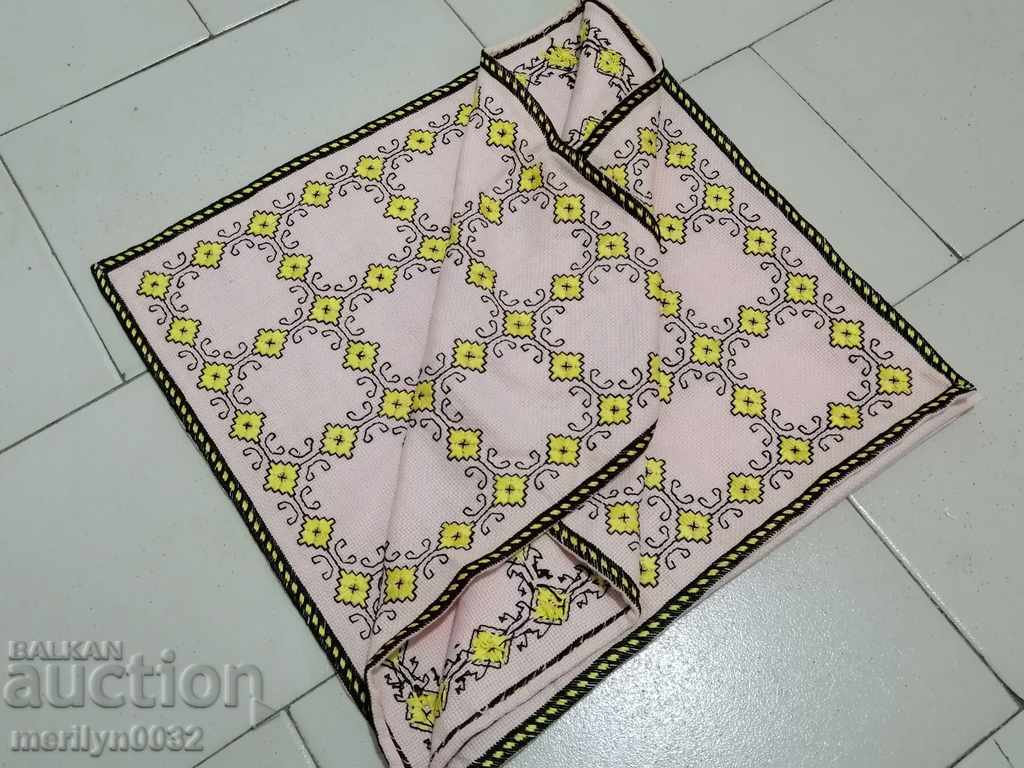 Auction Old embroidered cardboard, tablecloth, millet, Bulgarian embroidery Auction Old embroidered cardboard, tablecloth, millet, Bulgarian embroidery