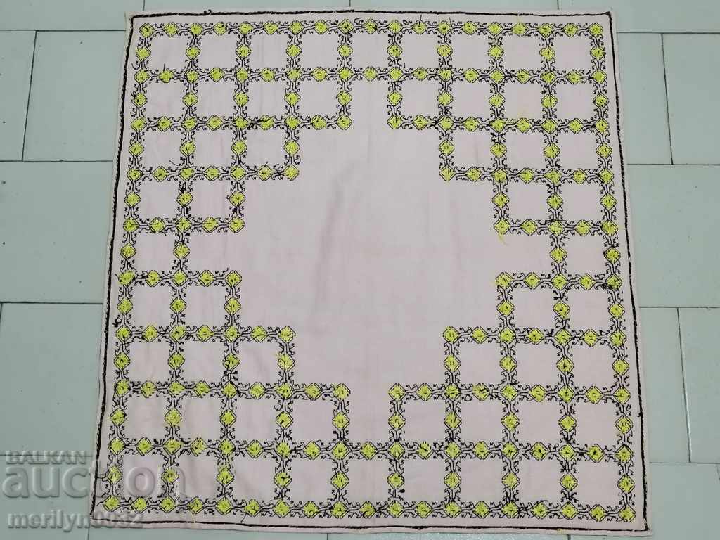 Delivery of Old embroidered cardboard, tablecloth, millet, Bulgarian embroidery Delivery of Old embroidered cardboard, tablecloth, millet, Bulgarian embroidery