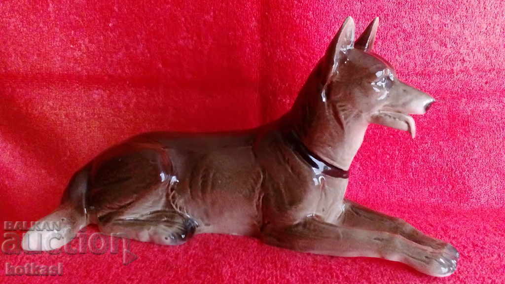 Παλιά πορσελάνινη φιγούρα σκύλου με σήμανση της Γερμανίας