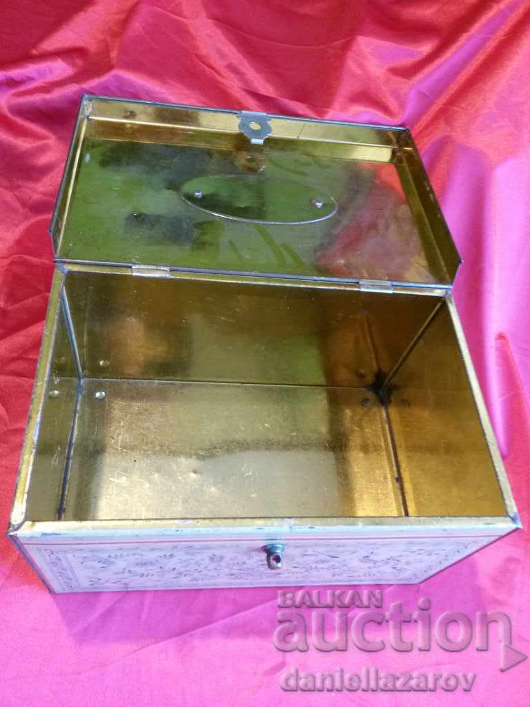 Μεγάλο παλιό τσίγκινο κιβώτιο Τύπου σεντούκι - 5 Μεγάλο παλιό τσίγκινο κιβώτιο Τύπου σεντούκι - 5