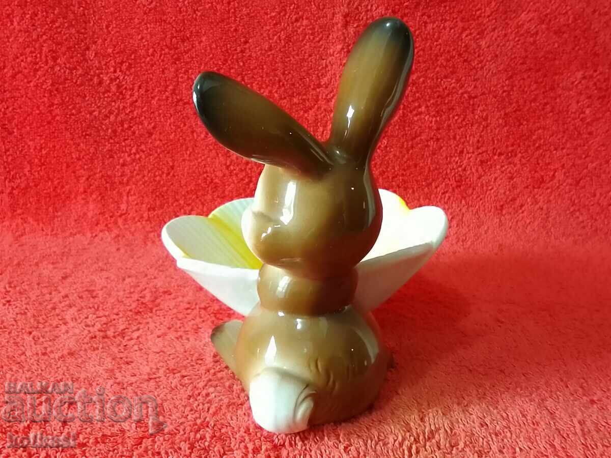 Δημοπρασία Παλιά πορσελάνινη φιγούρα Γερμανία Goebel Κουνέλι με λουλούδι Δημοπρασία Παλιά πορσελάνινη φιγούρα Γερμανία Goebel Κουνέλι με λουλούδι