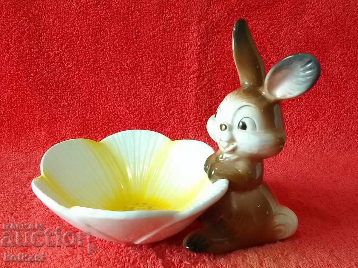Παράδοση Παλιά πορσελάνινη φιγούρα Γερμανία Goebel Κουνέλι με λουλούδι Παράδοση Παλιά πορσελάνινη φιγούρα Γερμανία Goebel Κουνέλι με λουλούδι