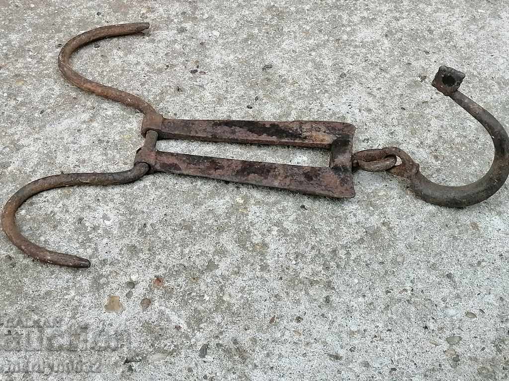 Forged buttock, hook, wrought iron with price 29.00 BGN | € 14.83