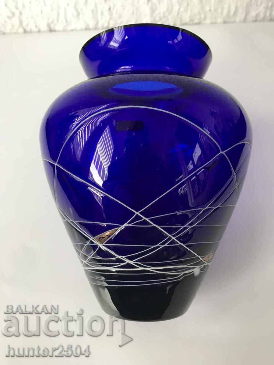 Licitație Vaza, sticla subtire albastru cobalt, inaltime 18 cm.
