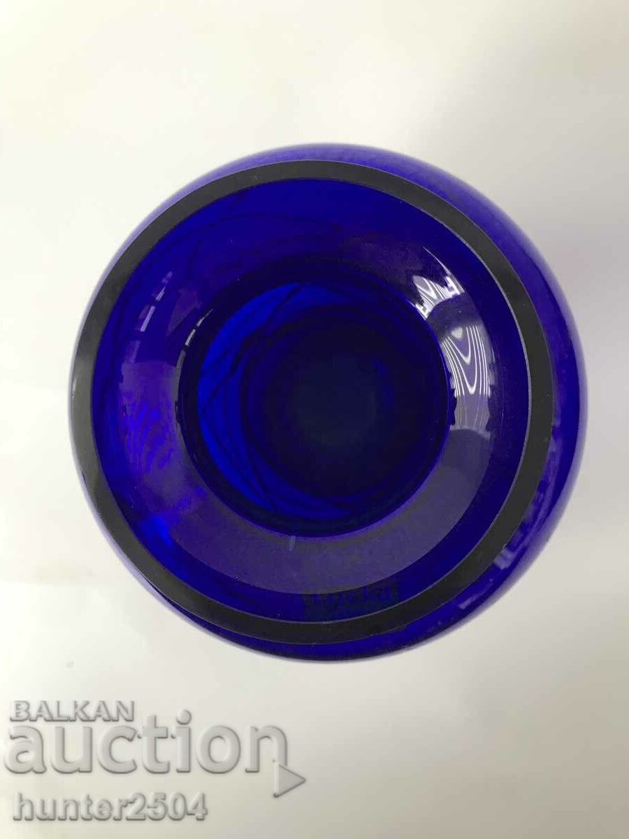 Delivery of Vase, thin cobalt blue glass, height 18 cm.
