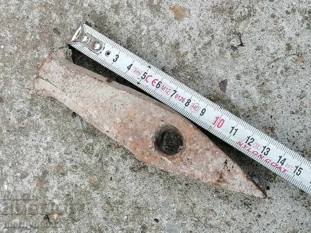 Auction Very old hammer for cut stone over 100 years, wrought iron Auction Very old hammer for cut stone over 100 years, wrought iron