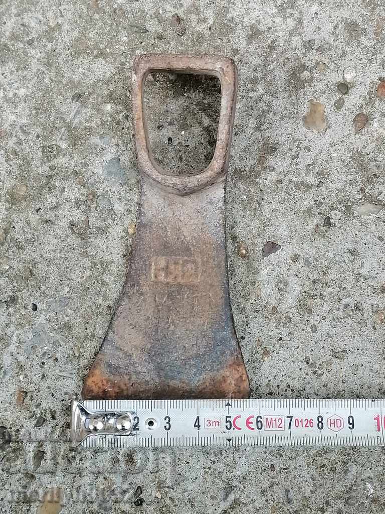 Auction Old tool, agricultural instrument, chapel, wrought iron Auction Old tool, agricultural instrument, chapel, wrought iron