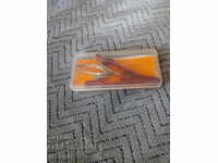 Vechi pensete pentru sprâncene