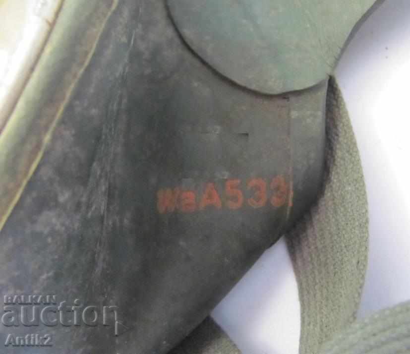 WWII Gas mask RL 1 Waffle number WaA533 - 7 WWII Gas mask RL 1 Waffle number WaA533 - 7