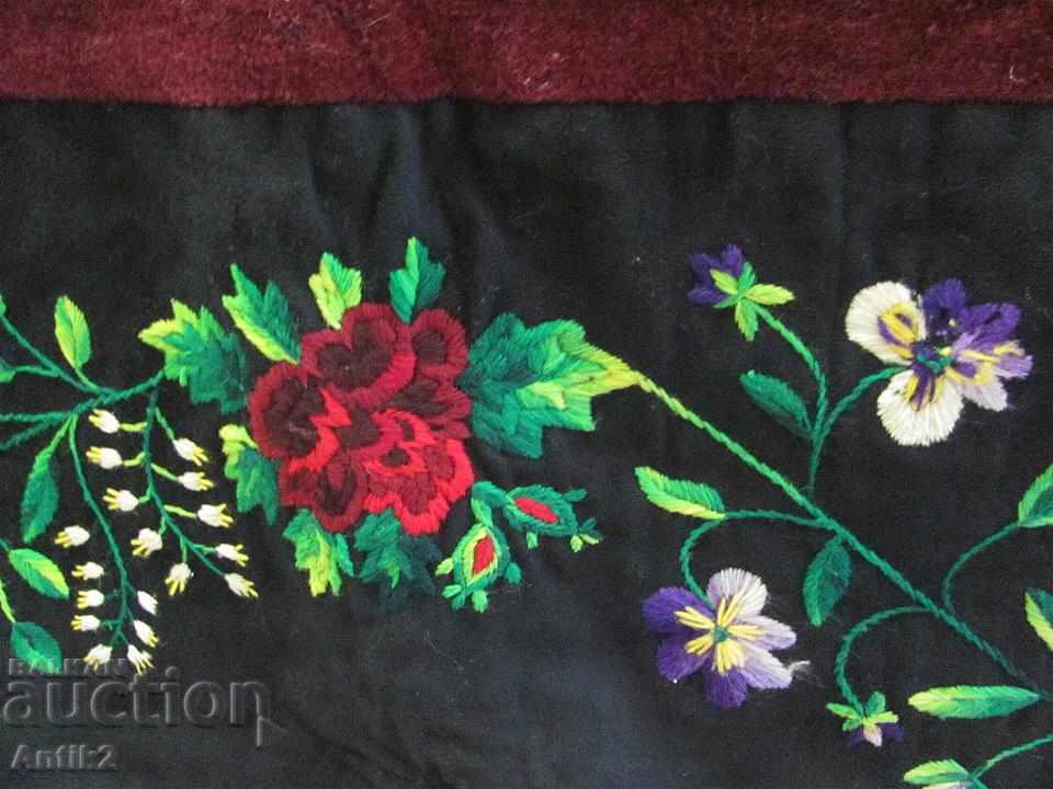 Delivery of 19th century Hand embroidered Tablecloth, Shalte Delivery of 19th century Hand embroidered Tablecloth, Shalte