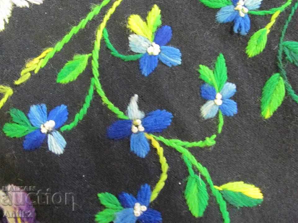 19th century Hand embroidered Tablecloth, Shalte - 7 19th century Hand embroidered Tablecloth, Shalte - 7