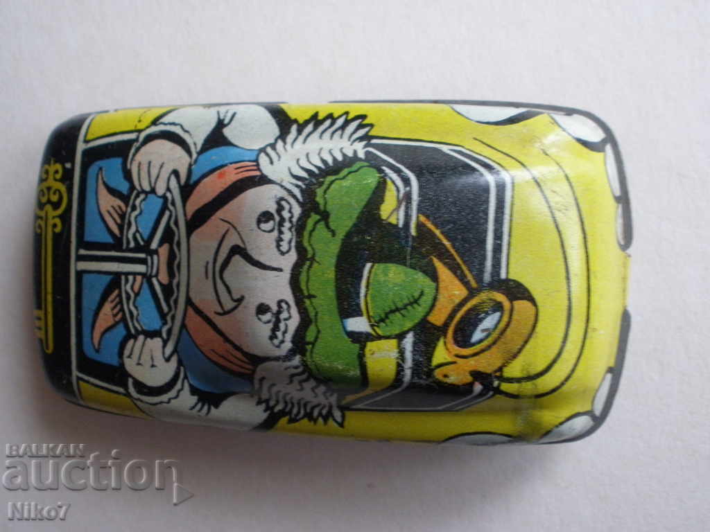 Auction Old metal cart. Auction Old metal cart.