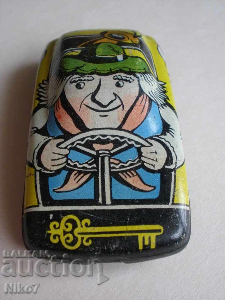 Livrarea Cărucior vechi de metal.