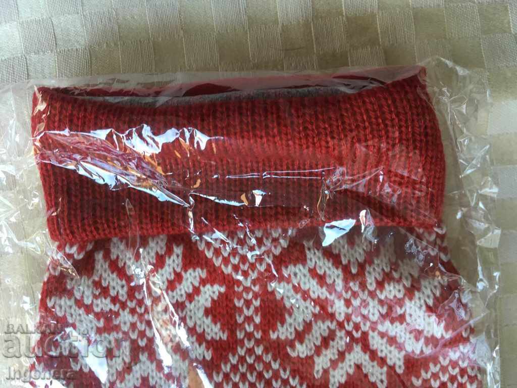 MANUSI DE CRACIUN NOUA REDUCERE cu preț 4.50 BGN | € 2.30