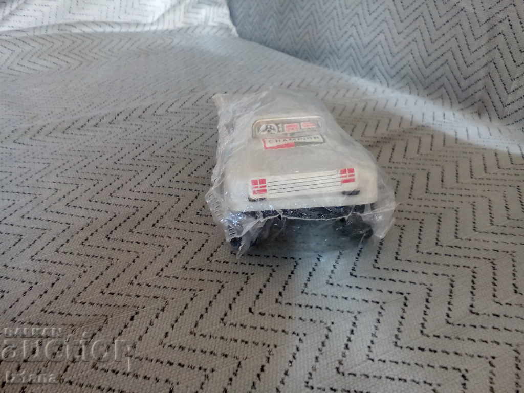 Delivery of Old car, stroller