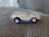 Mașină veche, cărucior