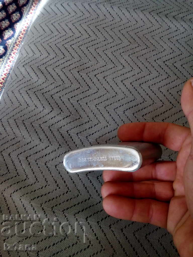 Delivery of Pocket flask Tulamore Dew Delivery of Pocket flask Tulamore Dew