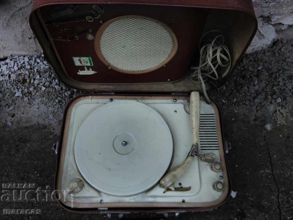 Old electronic gramophones with price 32.00 BGN | € 16.36