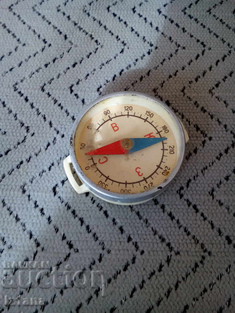 Old Mechanical Compass Old Mechanical Compass