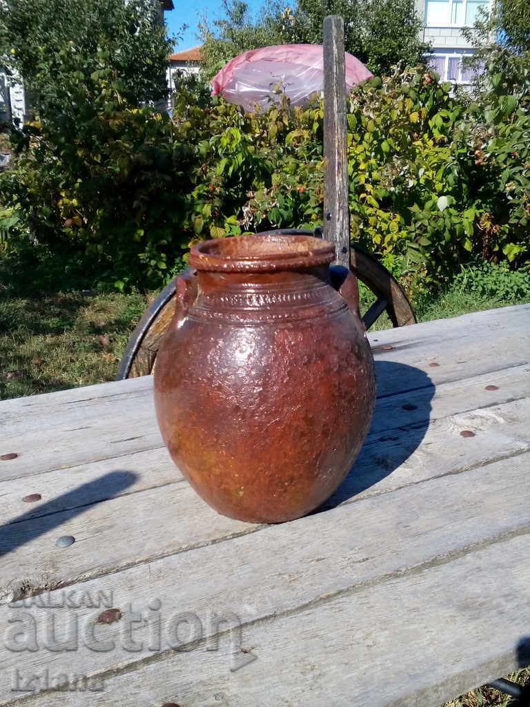 Auction An ancient jar Auction An ancient jar