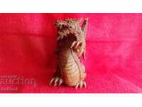 Figura de sculptură a dragonului vechi