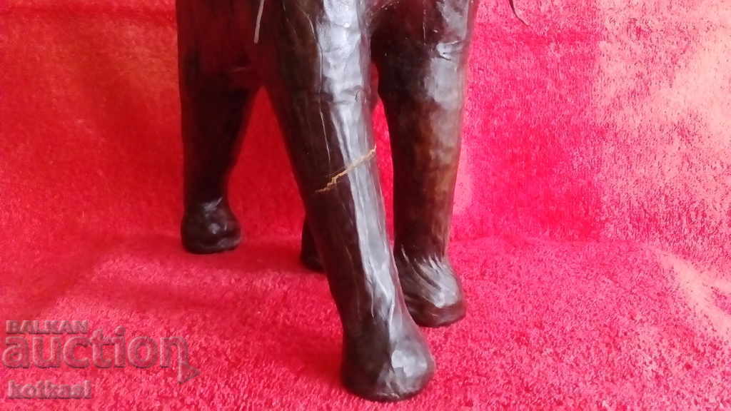 Old figure of an Elephant, height 35 cm. Wood, Leather - 6 Old figure of an Elephant, height 35 cm. Wood, Leather - 6