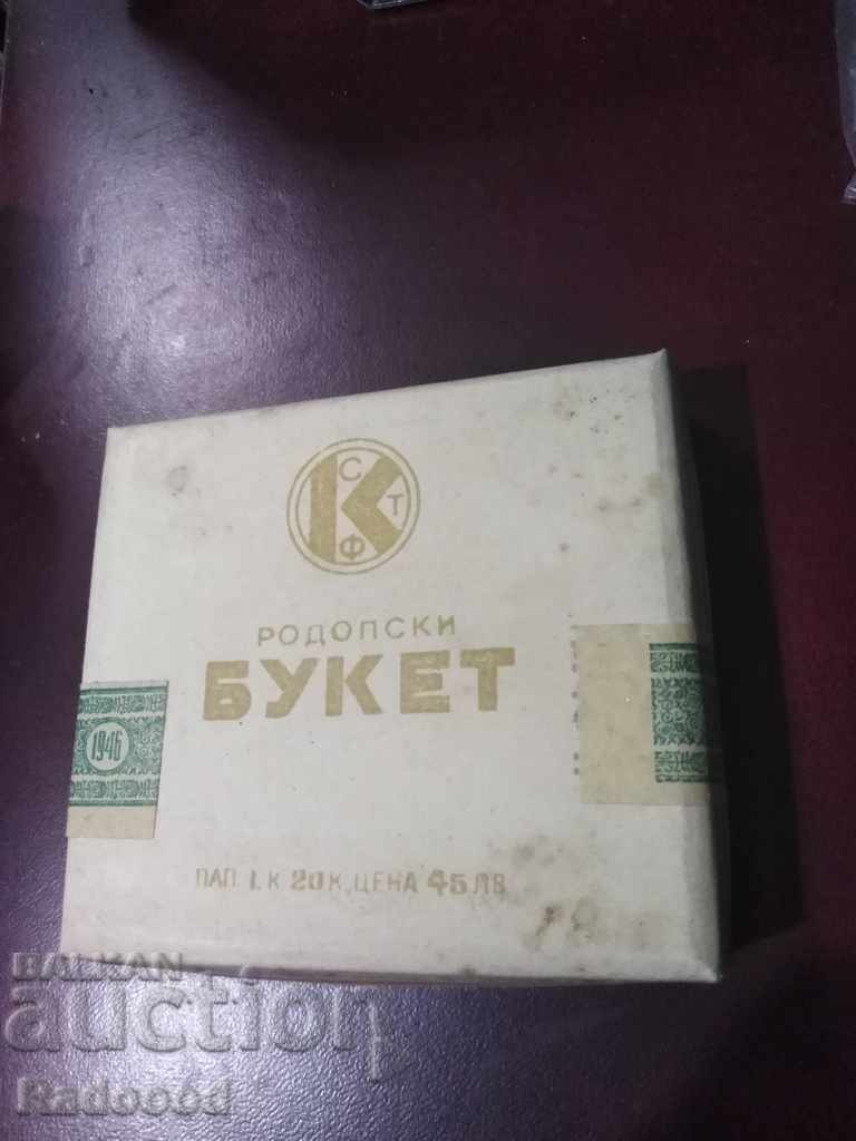 Buchet de țigări retro din 1946.