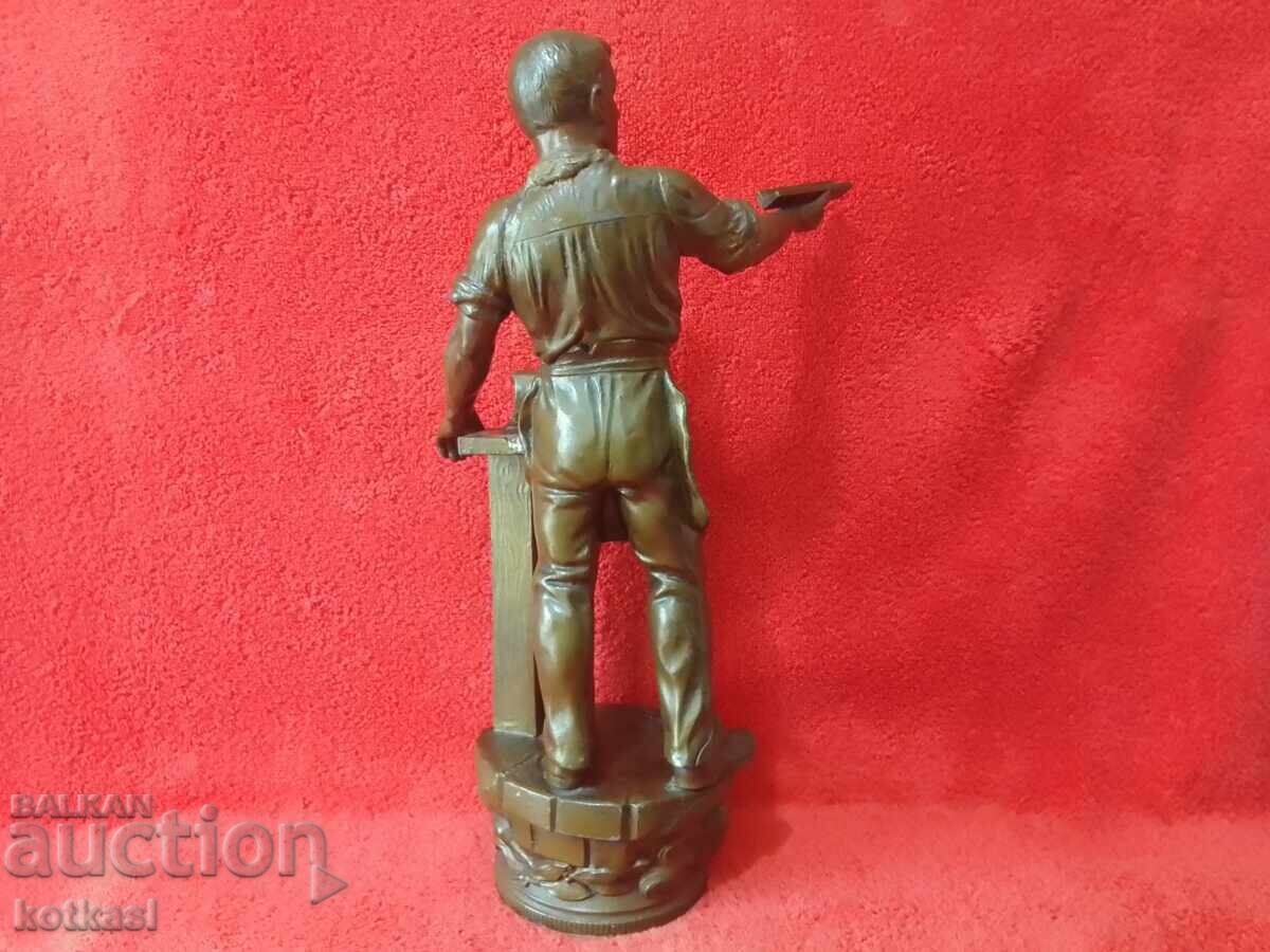 Delivery of Old metal figure of a Male Master 36 cm aluminum alloy tsam Delivery of Old metal figure of a Male Master 36 cm aluminum alloy tsam