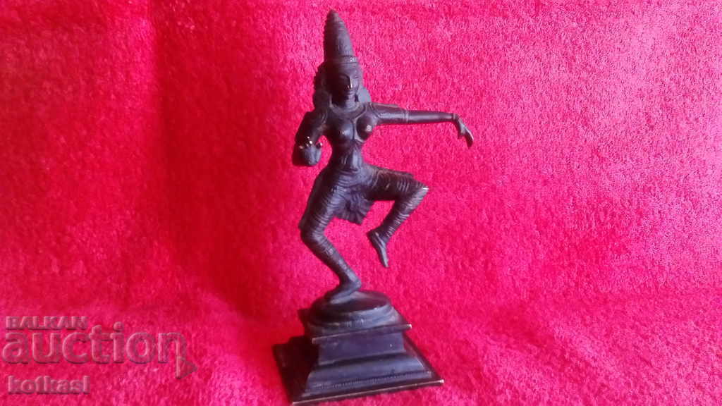 Παλιά χάλκινη φιγούρα μιας χορεύουσας θεάς της Ασίας Ινδίας