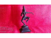 Figura veche din bronz a unei zeițe feminine dansând Asia India
